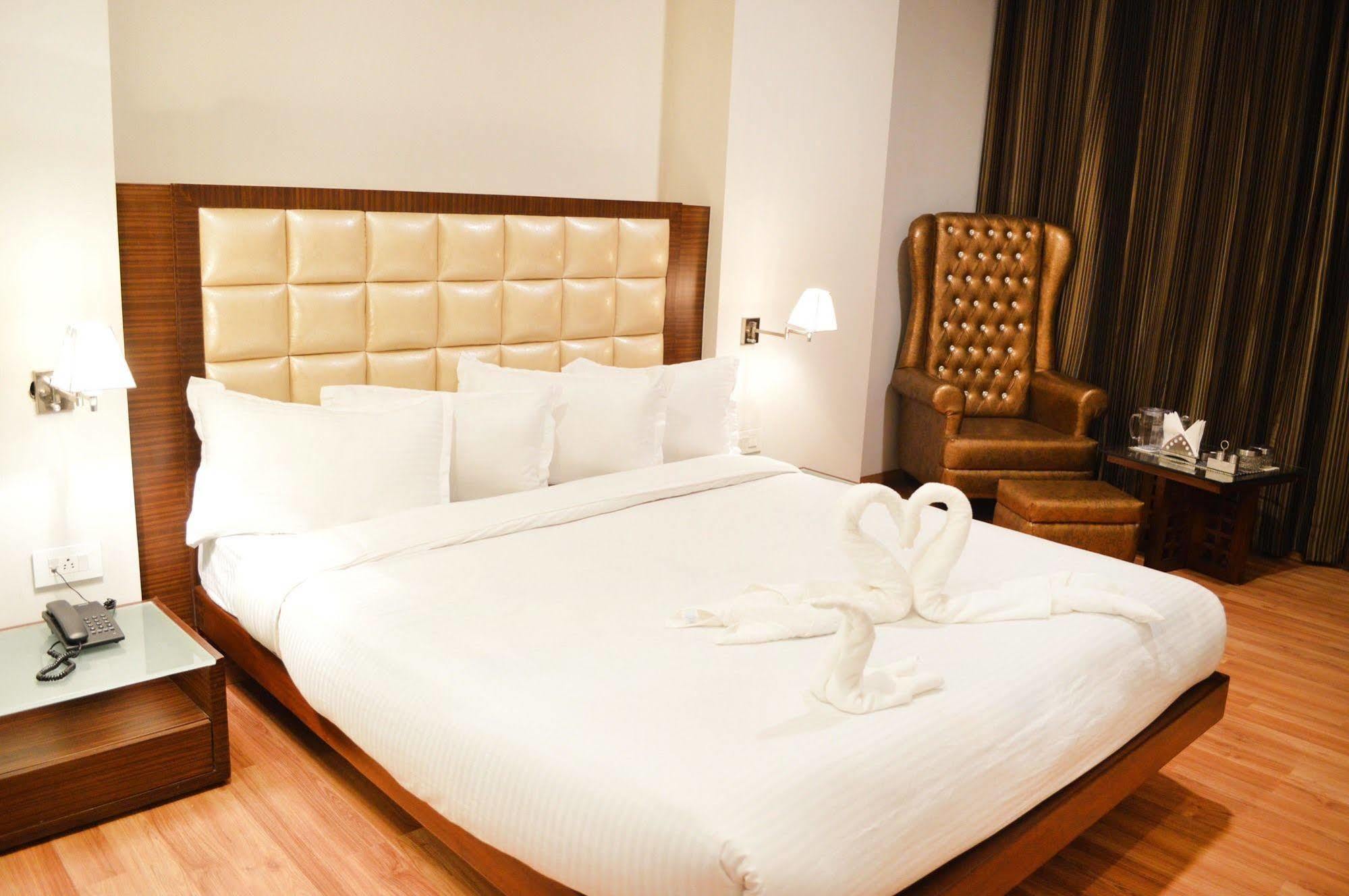 Fabhotel Prudent Амритсар Екстериор снимка